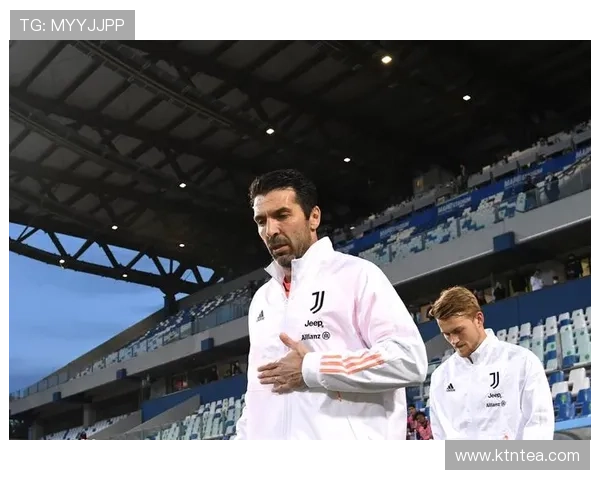 布冯传奇守门展现意甲决赛不老神话 关键扑救助尤文力争冠军 布冯传奇守门展现意甲决赛不老神话 关键扑救助尤文力争冠军