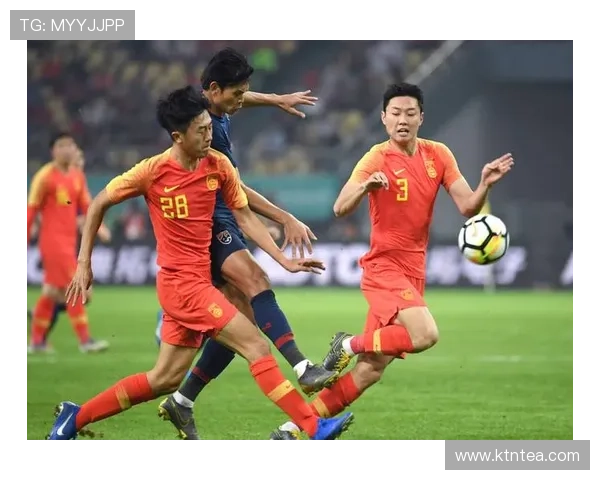 中国足球队迎战日本队备战亚洲杯，主帅透露战术安排及球员状态