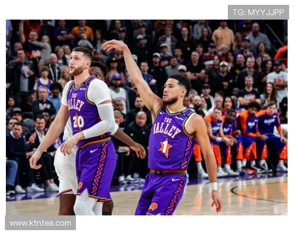 尼克斯核心爆发带领球队豪取连胜年轻阵容展现惊人上升势头