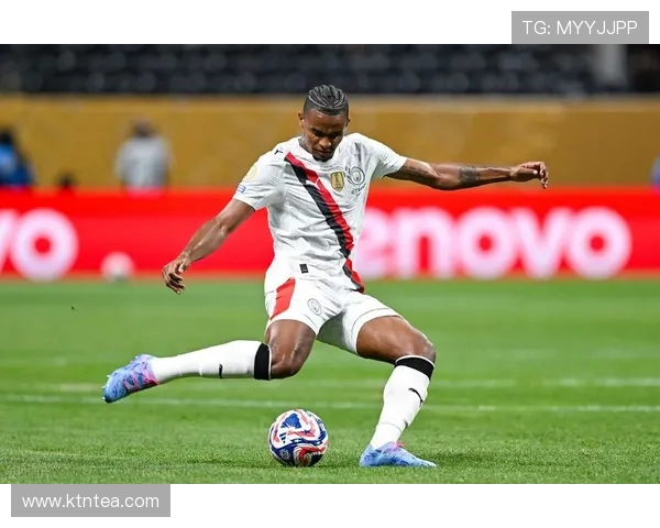 欧洲小组赛第六轮精彩回顾 各队争夺激烈晋级形势扑朔迷离