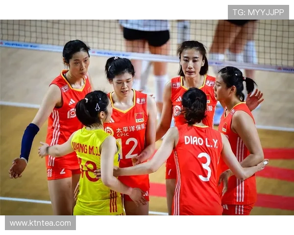 中国女排逆袭战胜强敌，锁定巴黎奥运资格，队员们士气高涨再迎新挑战