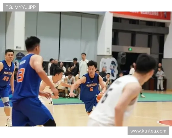 中国男篮奋勇拼搏逆袭对手 全场精彩回顾展现团队力量